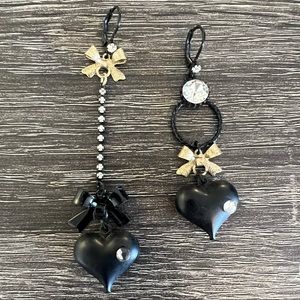 Betsey Johnson black heart earrings